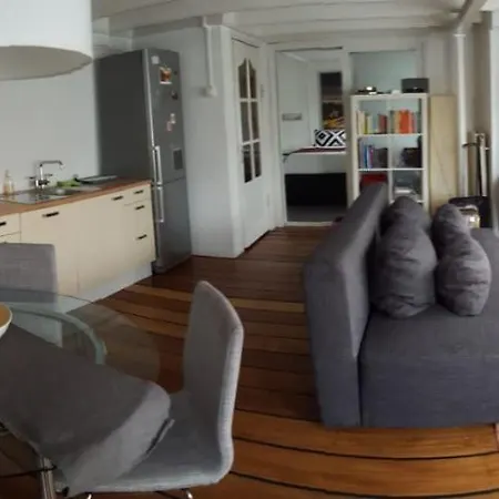 Amsteldam Houseboat Botel *