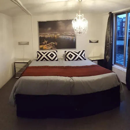 Amsteldam Houseboat * Amsterdam