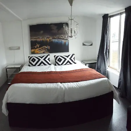 Amsteldam Houseboat Amsterdam