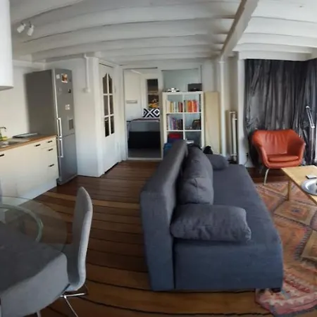 Úszó hotel Amsteldam Houseboat